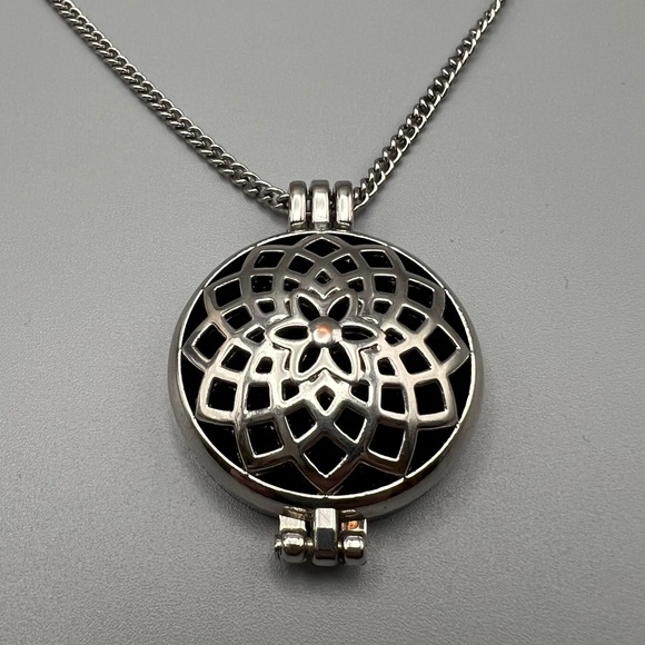 Silver Tone Essential Oil Diffuser Locket - Picture 7 of 10